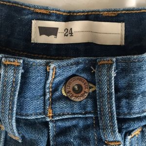 High wasted Levi shorts